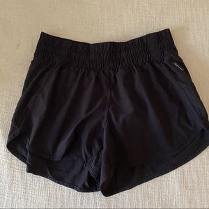 Lululemon Tracker V Short 4”